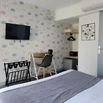 Logis Le Vanseen 酒店 莱旺